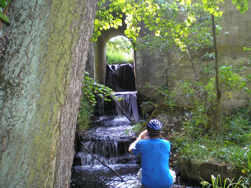 rowtras 012.jpg - Kaskada wodna na moście.